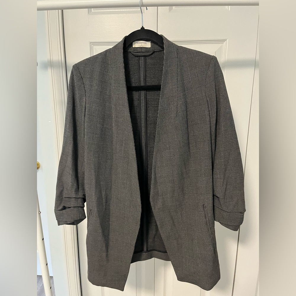 Aritzia Babaton Power Blazer - size 4